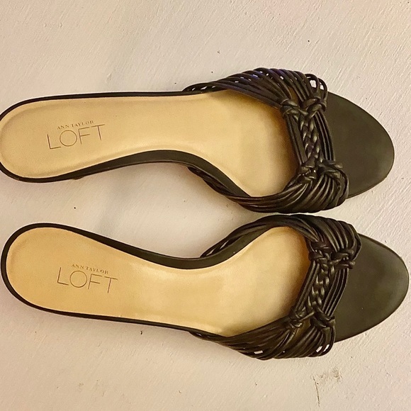 Ann Taylor Loft leather heels - Picture 4 of 8